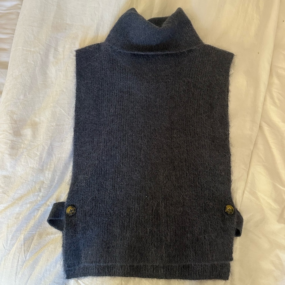 Cozy Gray Sleeveless Turtleneck Sweater